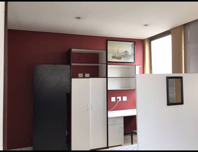 1 BEDROOM FLAT FOR SALE IN BRAAMFONTEIN